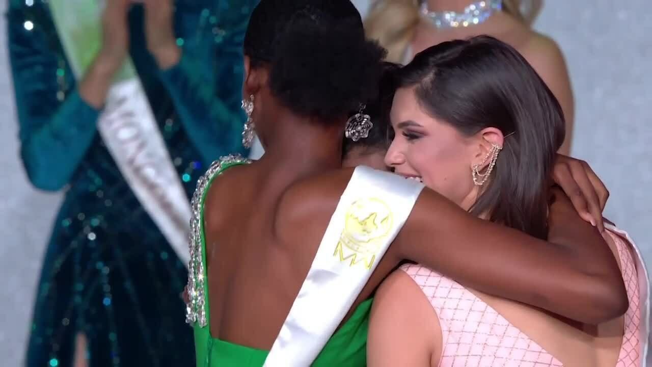 Jamaican beauty crowned Miss World 2019 1