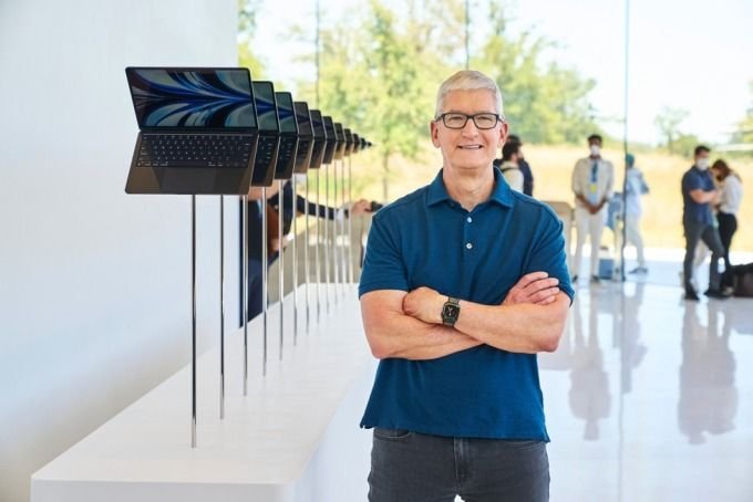 How Tim Cook earns and spends his billion-dollar fortune 4