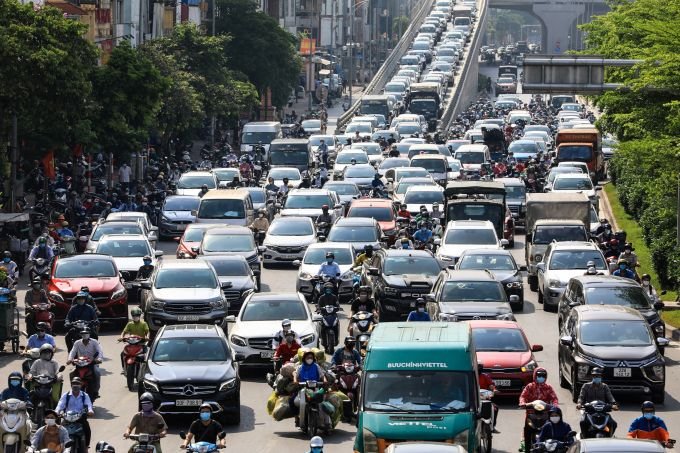 Hanoi plans to charge a maximum fee of 60,000 VND per trip for cars entering the inner city 2